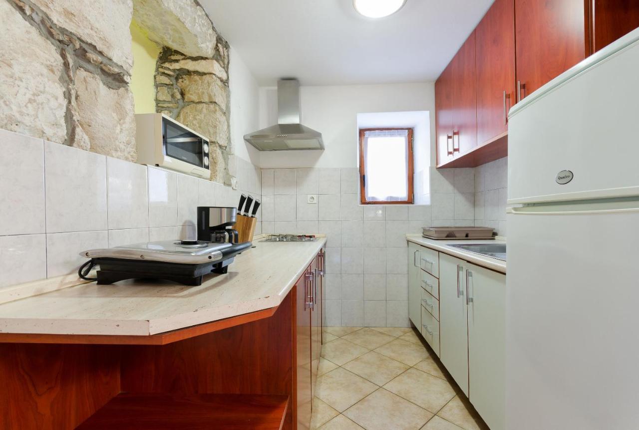 Apartment Josip Plomin Exteriör bild