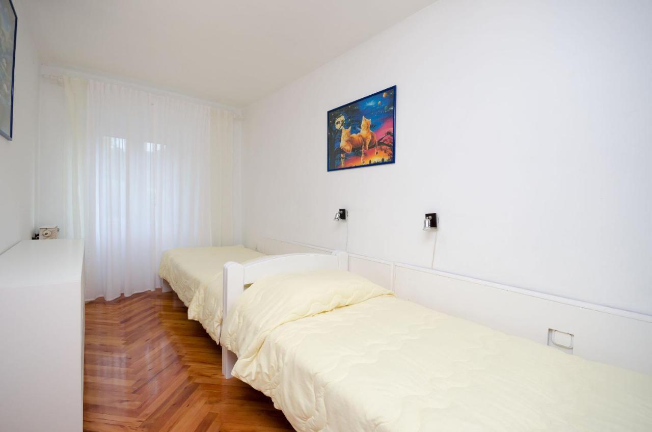 Apartment Josip Plomin Exteriör bild